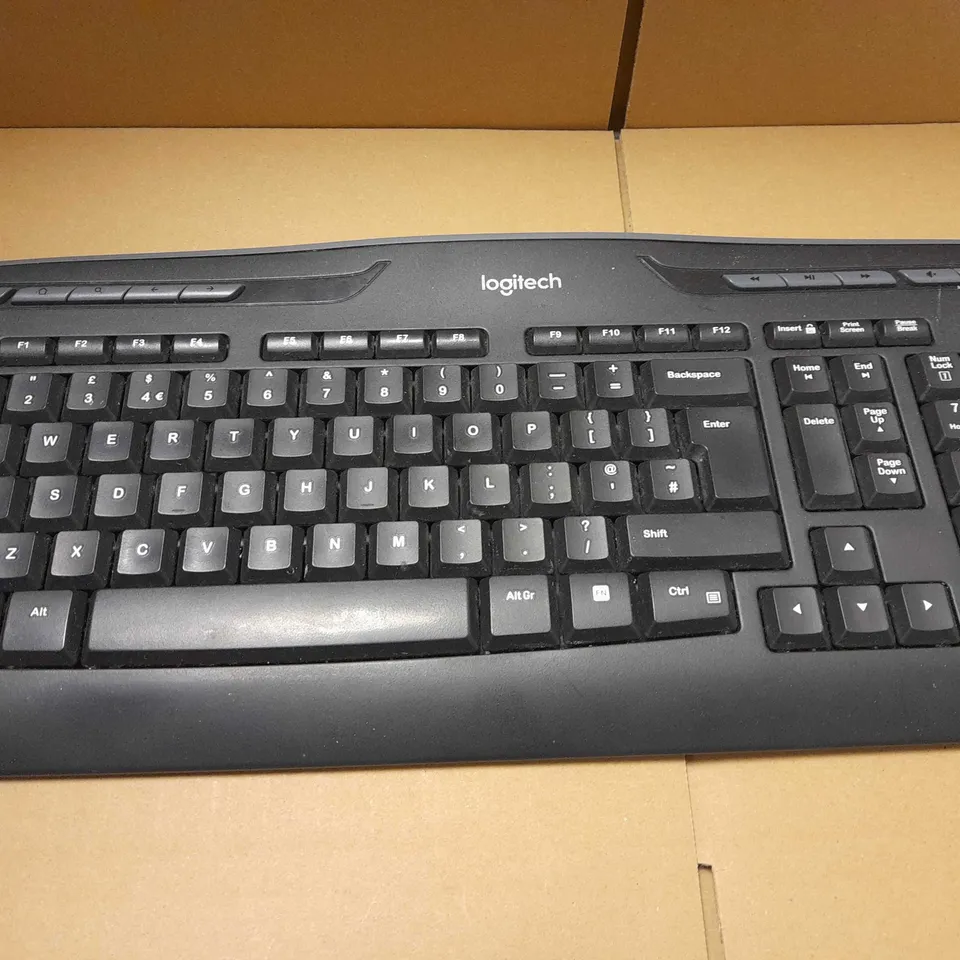 LOGITECH MK330 WIRELESS KEYBOARD