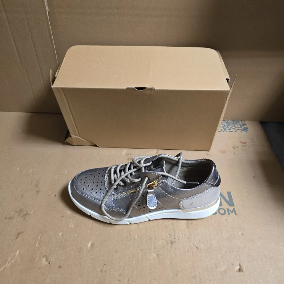 SILVER METALLIC SNEAKERS – CASUAL TRAINERS - UK SIZE 7