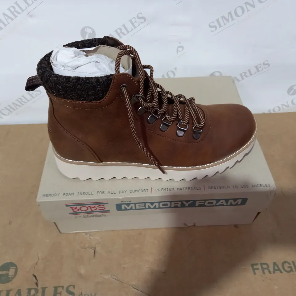 BOXED PAIR OF BOBS BY SKECHERS BOOTS - SIZE 6