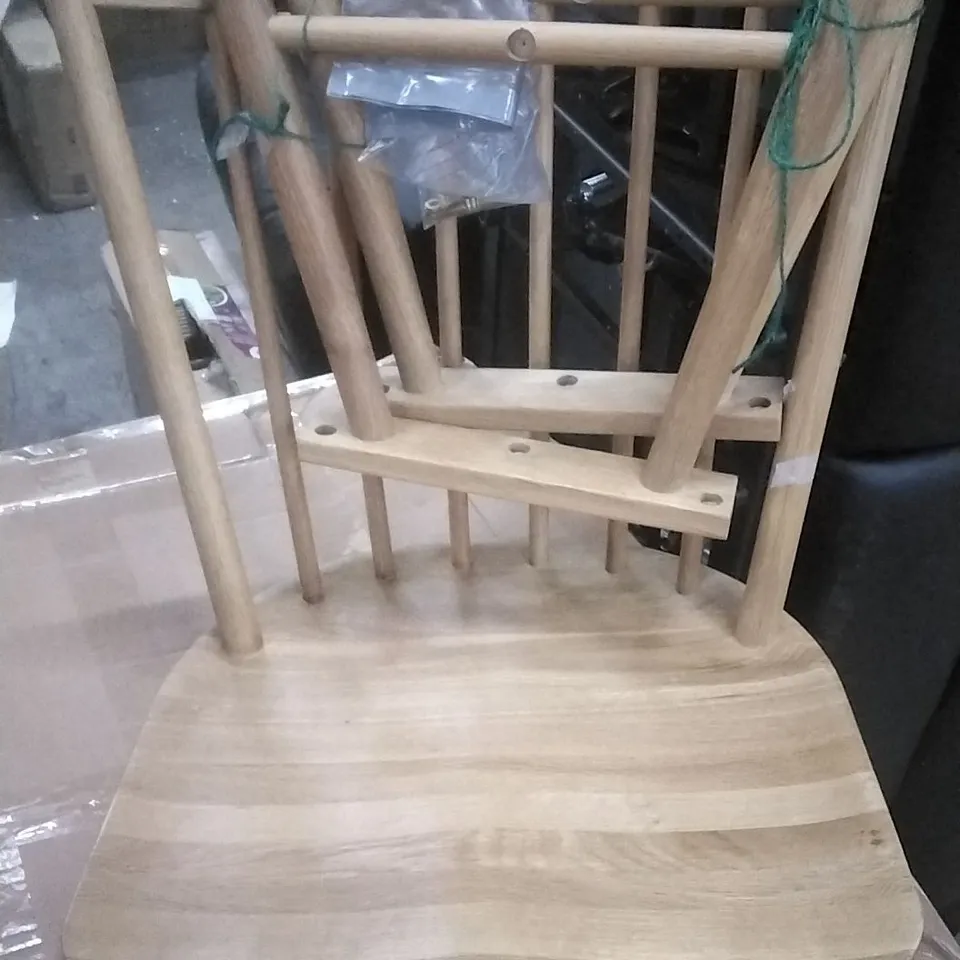 WOODEN CHAIR 