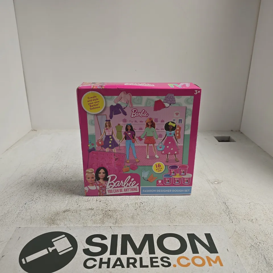 BARBIE FASHION DESIGNER DOUGH SET - 16 PIECES, BOXED