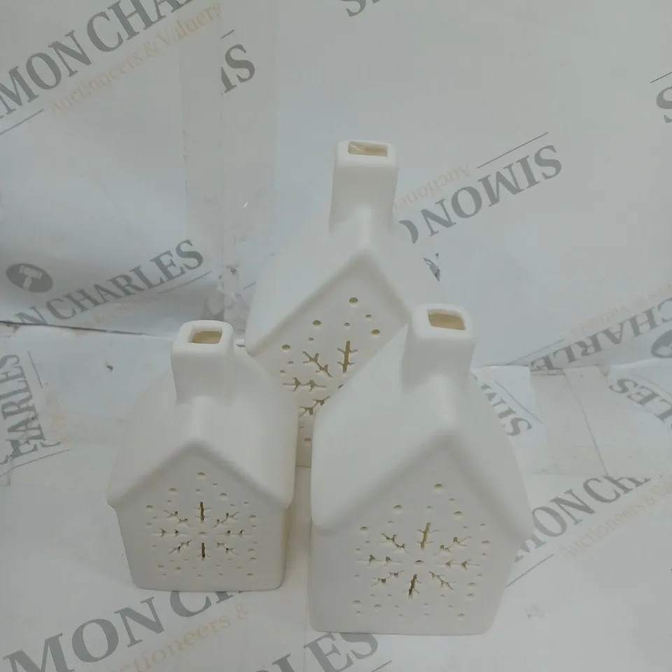 BOXED SET OF 3 PRE LIT PORCELAIN HOUSES 