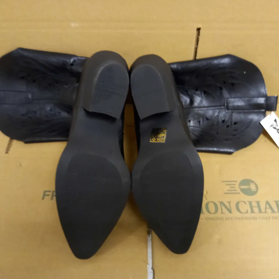 LADIES BLACK COWBOY BOOTS - SIZE 41 EU
