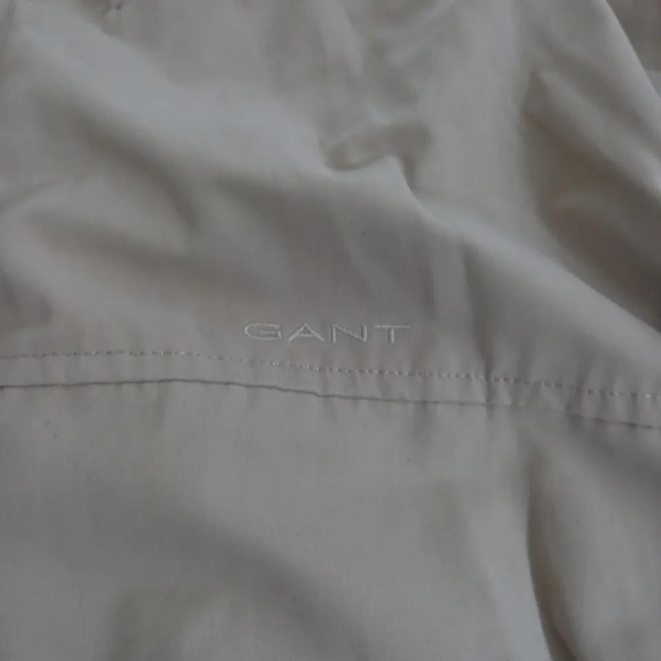 GANT HAMPSHIRE JACKET IN DRY SAND - LARGE