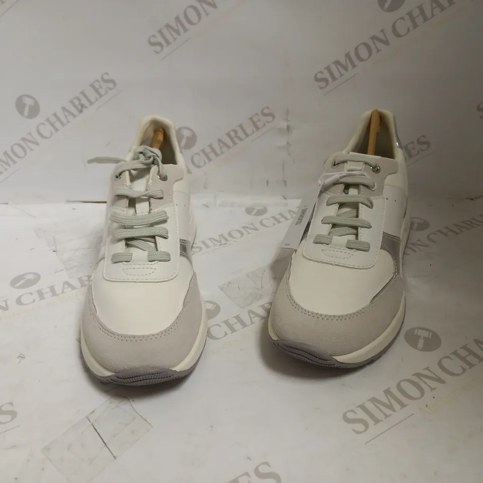 GEOX D BULMYA A - SUEDE+TEXTILE OFF WWITE UK 8 