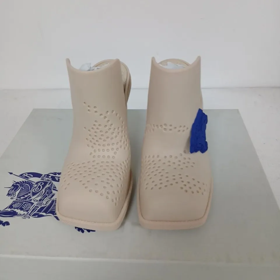 BURBERRY BEIGE PERFORATED ANKLE BOOTS – UK 3 (EU 36)