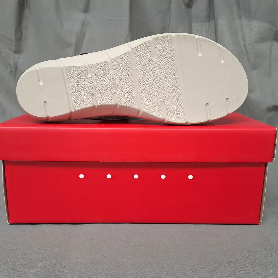BOXED PAIR OF WOLKY OPEN TOE WEDGE SANDALS IN GREEN EU SIZE 40