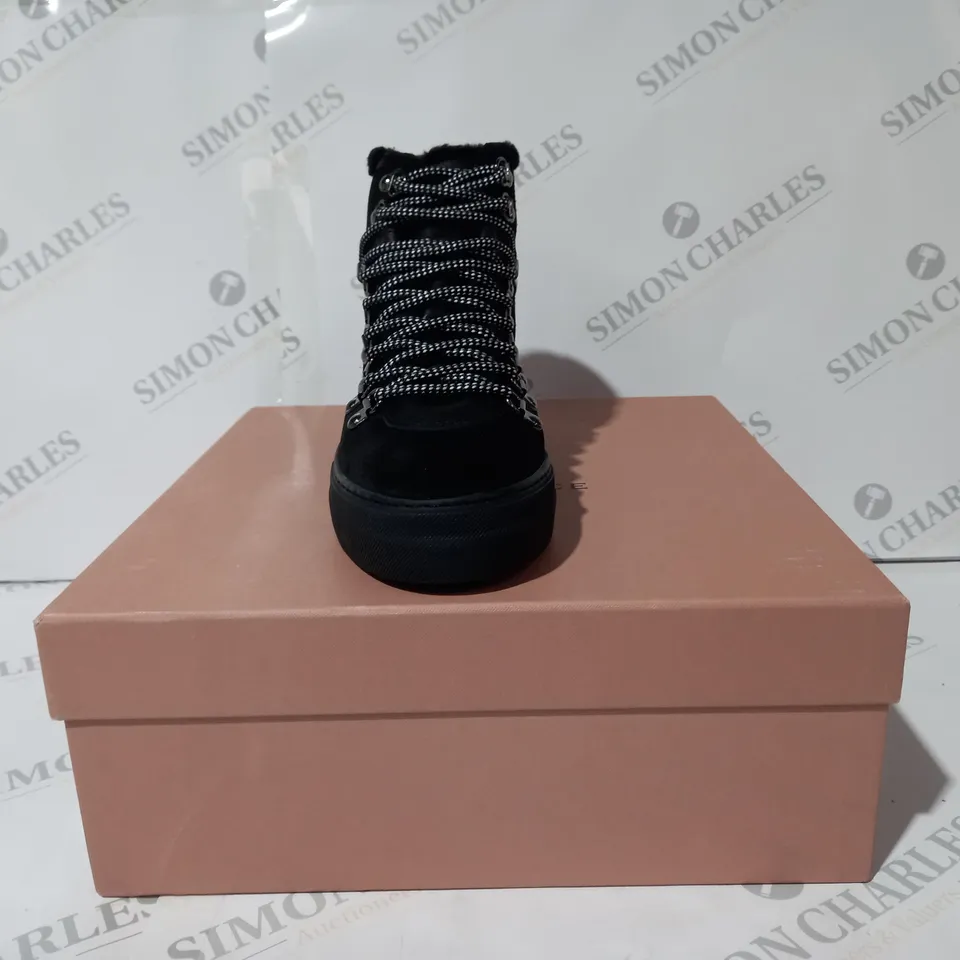 BOXED PAIR OF AIR & GRACE CAMINO SHOES IN BLACK UK SIZE 6