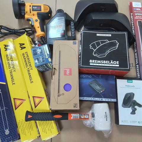 LARGE QUANTITY OF ASSORTED CAR AND AUTOMOBILE ITEMS TO INCLUDE FRANKBERG BRAKE PAD, OSMO RADARLITE VX5, EMERGENCY TRIANGLE AND UNBOXED CAR POLISHER - COLLECTION ONLY
