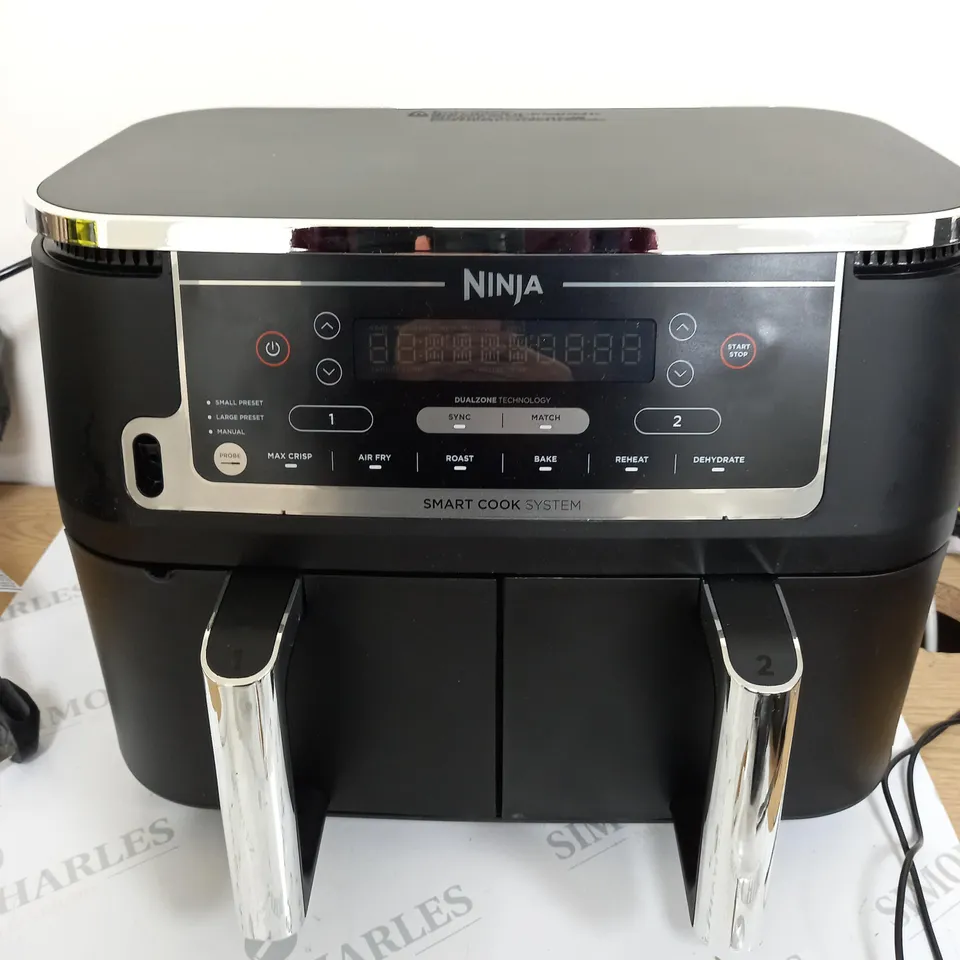 BOXED NINJA FOODI MAX 9.5L DUAL ZONE AIRFRYER AF451UK