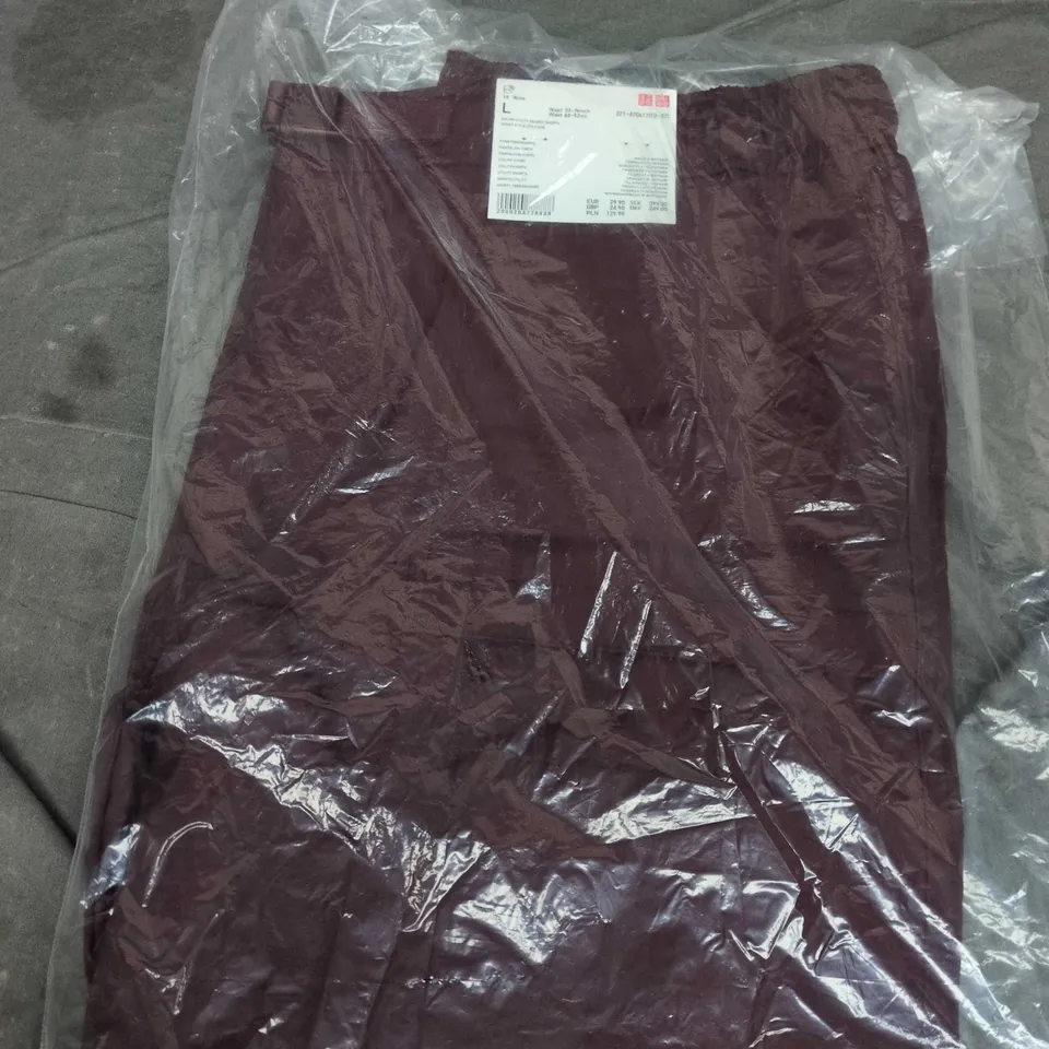 UNIQLO NYLON UTILITY GEARED SHORTS – L