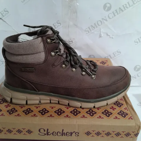 BOXED SKETCHERS WARM BOOTS, BROWN - SIZE 7