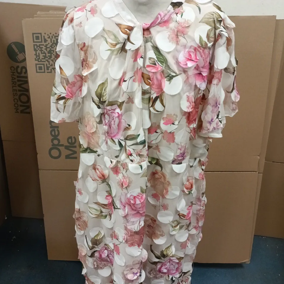 WOMEN'S FLORAL MAXI DRESS – SIZE UNSPECIFIED