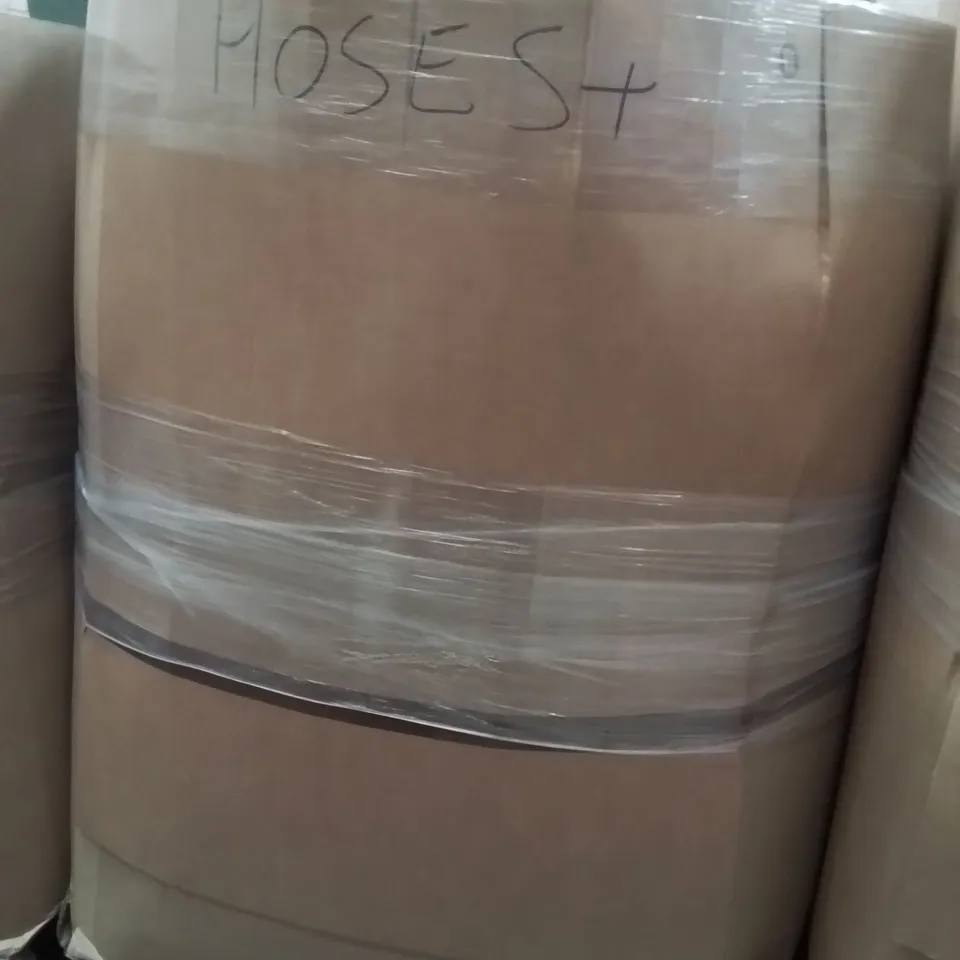 PALLET CONTAINING A LARGE QUANTITY OF HOSES