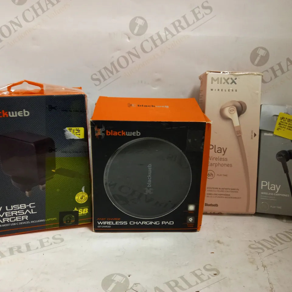 LOT OF APPROXIMATELY 12 ELECTRICAL ITEMS, TO INCLUDE CHARGER, EARPHONES, ETC