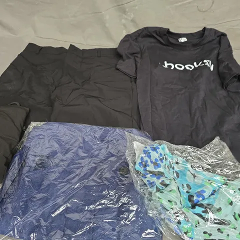 APPROXIMATELY 30 ASSORTED CLOTHING ITEMS IN VARIOUS SIZES, STYLES & COLOURS TO INCLUDE T-SHIRTS, TOPS, DRESSES, ETC - COLLECTION ONLY