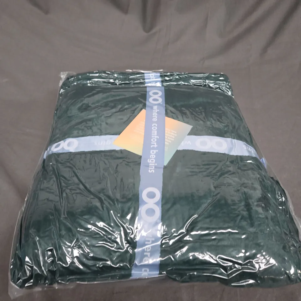 SEALED OODIE OVERSIZED HOODED BLANKET - MOSS GREEN