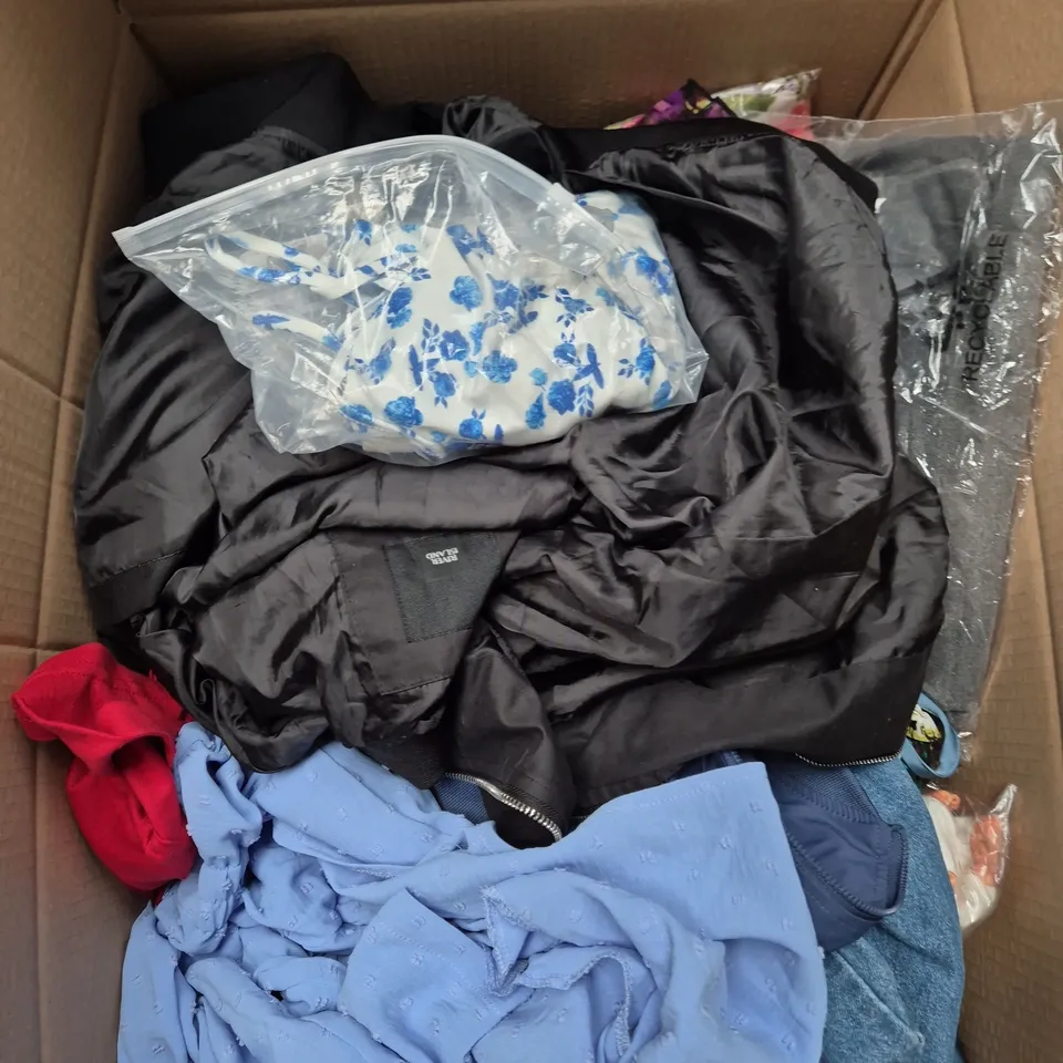 LARGE BOX OF ASSORTED CLOTHING ITEMS IN VARIOUS SIZES, STYLES AND COLOUR 