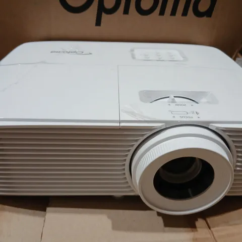 OPTOMA HNZ9X WHITE DLP PROJECTOR