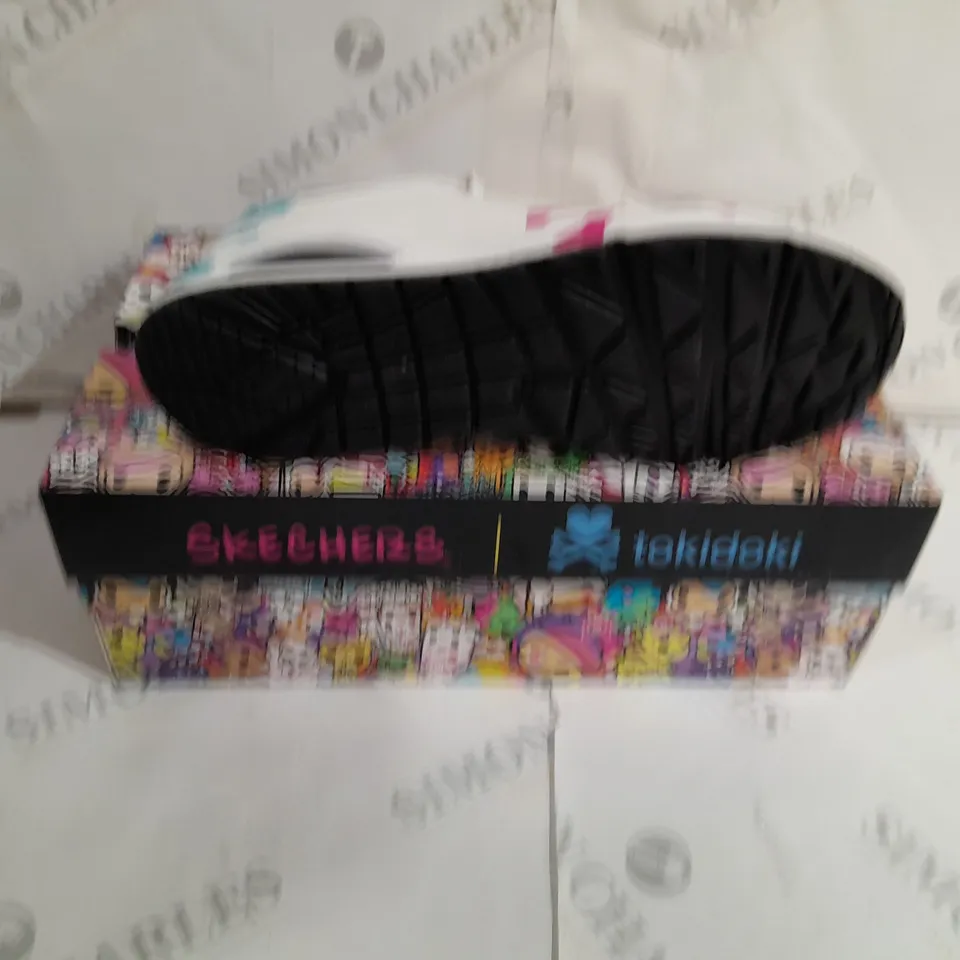 BOXED SKECHERS TOKIDOKI GRAPHIC TRAINERS SIZE 6