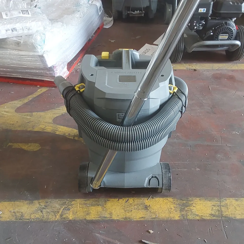 KARCHER NT22/1 AP VACUUM CLEANER