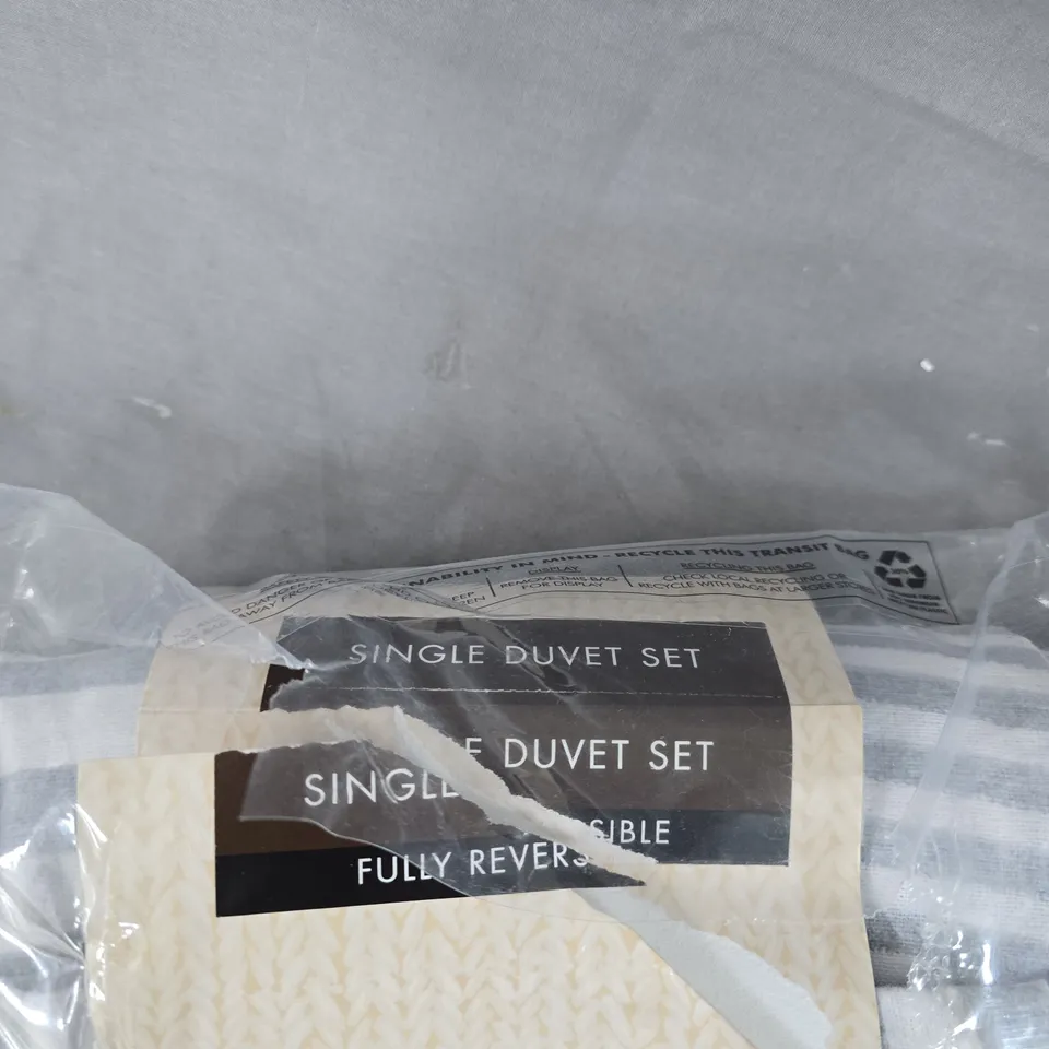 CATHERINE LANSFIELD SINGLE DUVET SET – COSY COLLECTION, GREY STRIPE (FULLY REVERSIBLE)