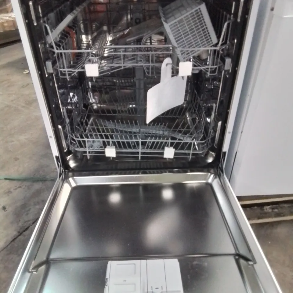 HOTPOINT H2FHL626UK STANDARD DISHWASHER - WHITE - E RATED