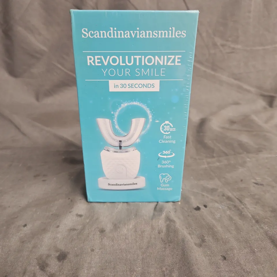 SEALED SCANDINAVIANSMILES BRUSH