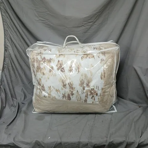 LARGE WINTER DUVET SET IN CARRY CASE