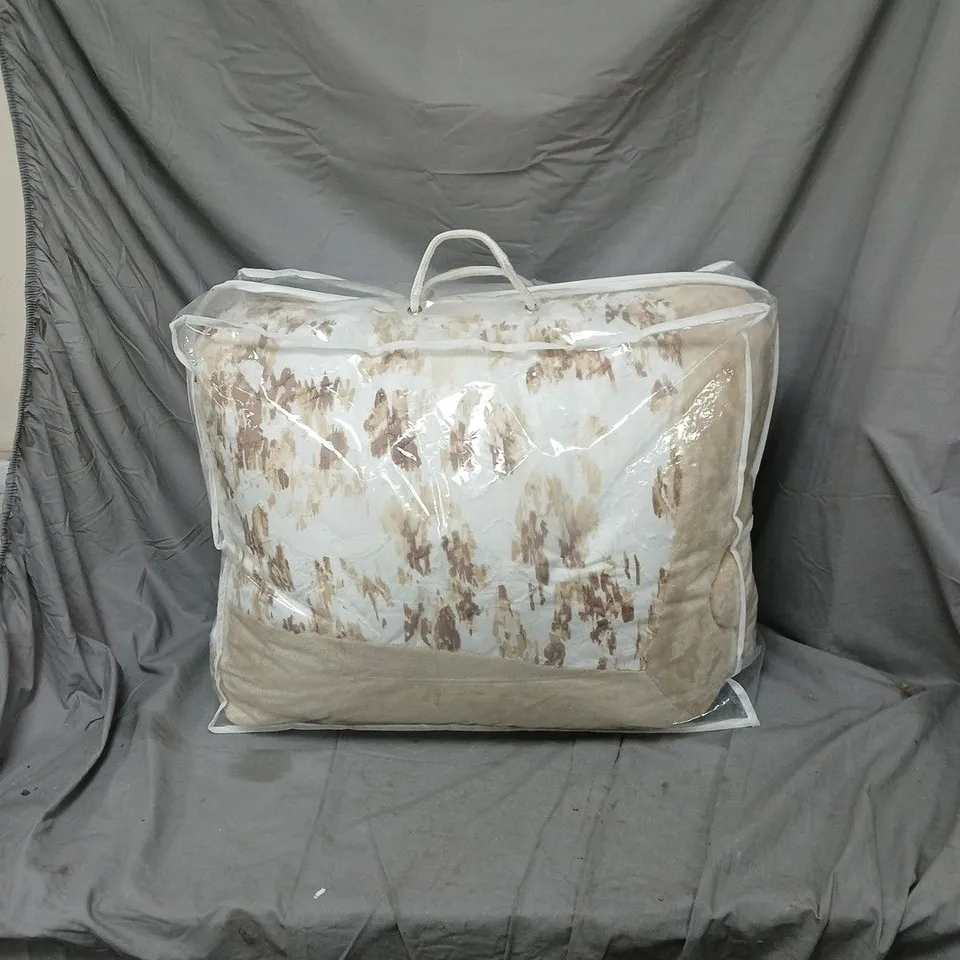 LARGE WINTER DUVET SET IN CARRY CASE