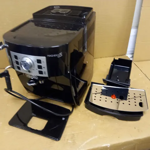 DELONGHI MAGNIFICA S COFFEE MACHINE