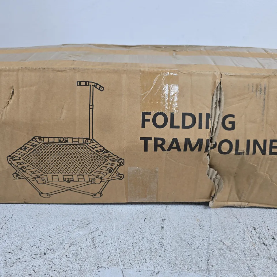 BOXED FOLDING TRAMPOLINE 