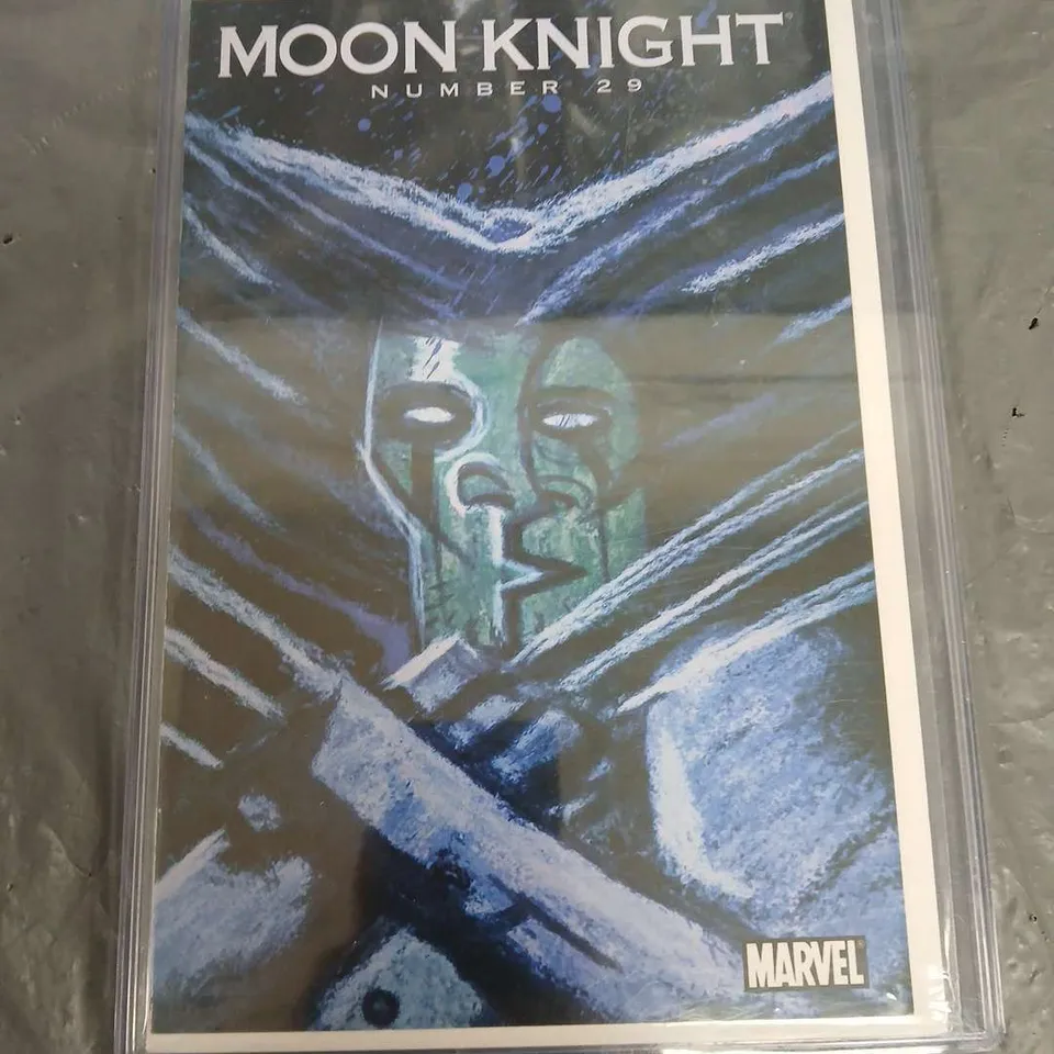 APPROXIMATELY 16 ASSORTED MARVEL COMICS TO INCLUDE; DAREDEVIL FANTASTIC FOUR, MOON KNIGHT AND PSYLOCKE