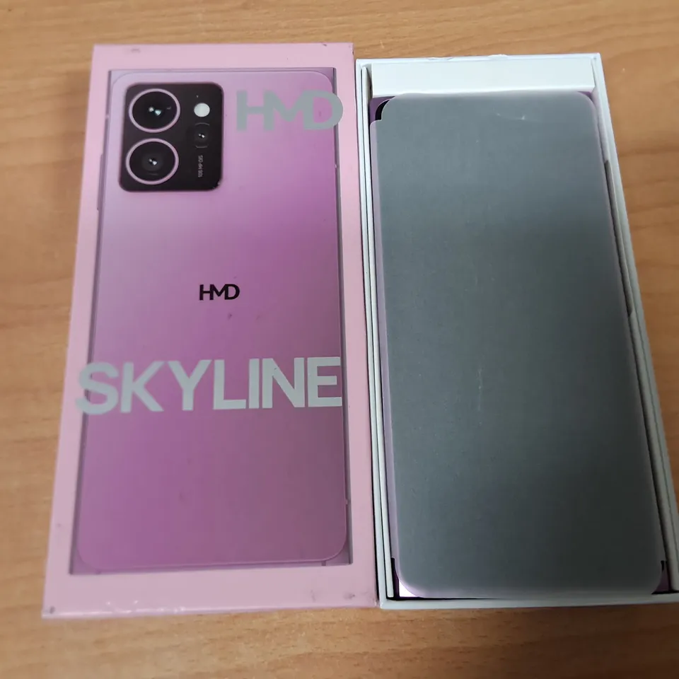 BOXED HMD SKYLINE 8/256GB IN NEON PINK - TA-1600