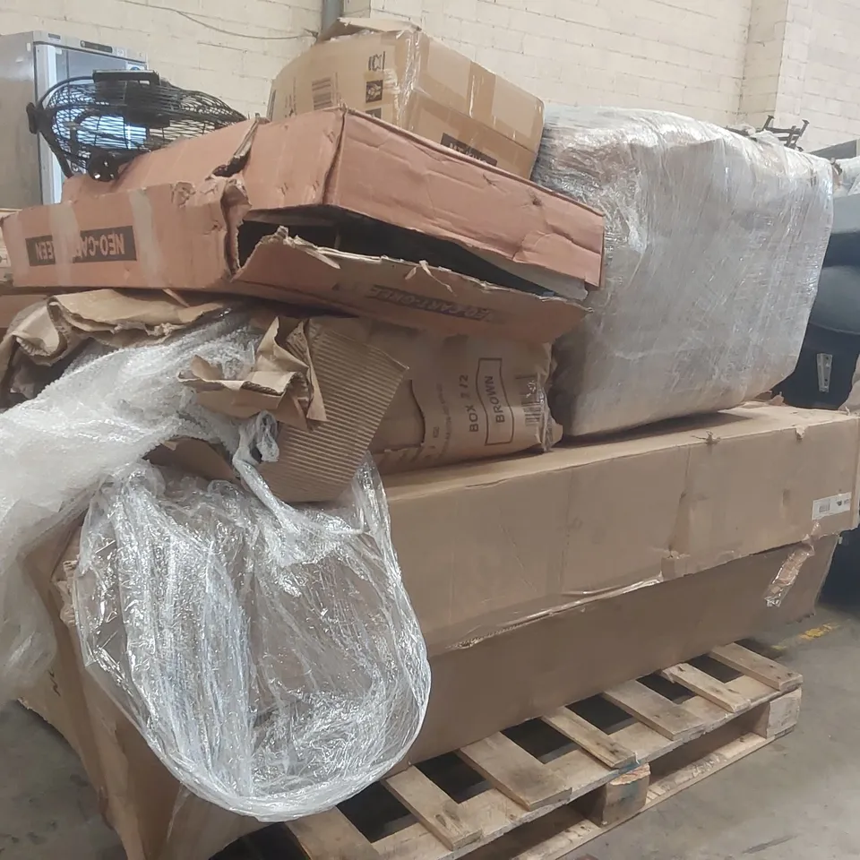 PALLET CONTAINING A LARGE QUANTITY OF ASSORTED ITEMS INCLUDING: FURNITURE PARTS, MATTRESS TOPPER, FAN ECT