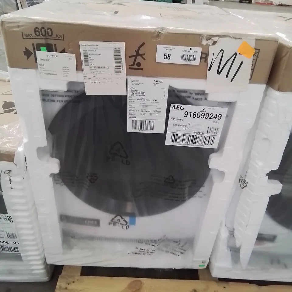 AEG 9000 ABSOLUTECARE® PLUS 9KG HEAT PUMP TUMBLE DRYER Model TR959M6BC RRP £1084