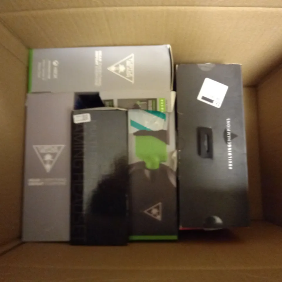 APPROXIMATELY 7 ASSORTED BOXED HEADSETS/HEADPHONES TO INCLUDE TRUST, TURTLE BEACH, ETC