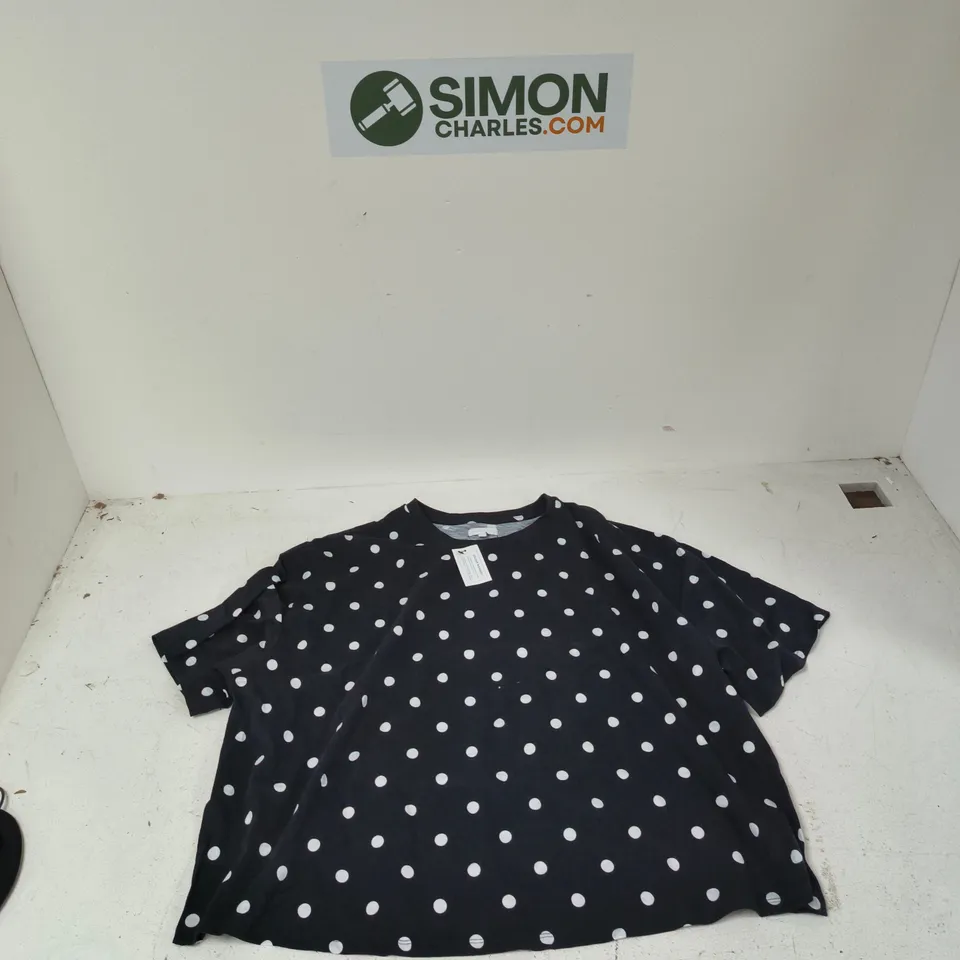 SIMPLY BE WOMEN'S POLKA DOT TOP – NAVY WITH WHITE DOTS, UK 24