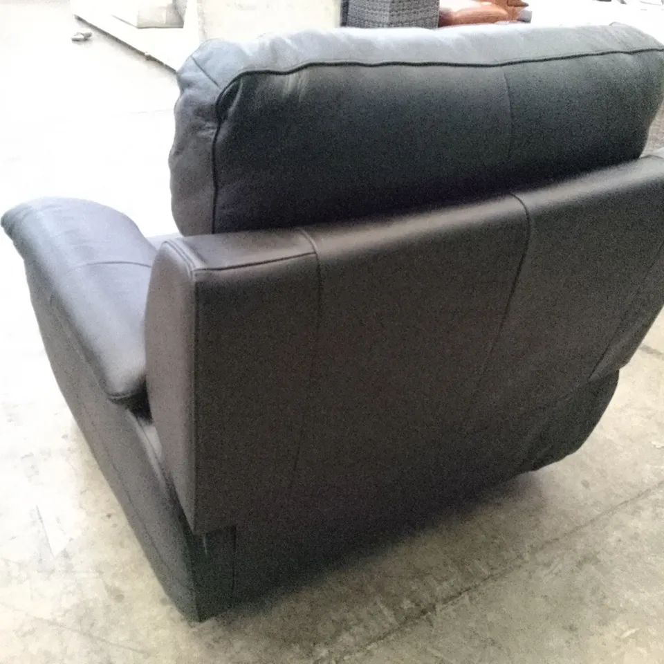 QUALITY ITALIAN DESIGNER PATRIZIO SMALL ARMS ELECTRIC RECLINER CHAIRS - BLACK LEATHER