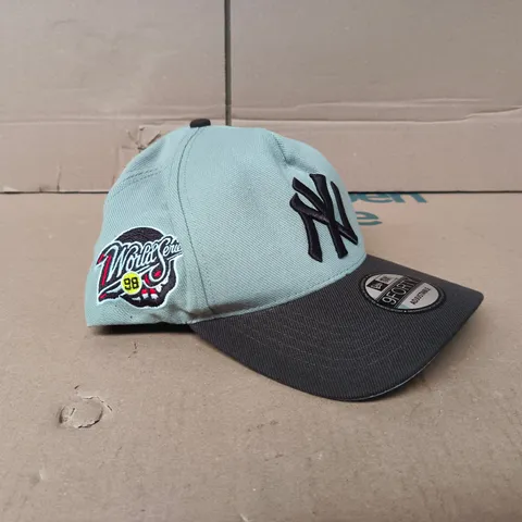 9FORTY NEW YORK YANKEES CAP WITH A WORLD SERIES PATCH