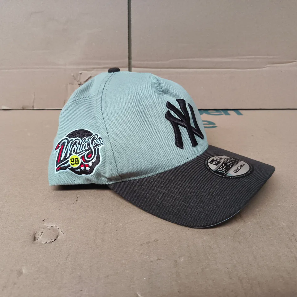 9FORTY NEW YORK YANKEES CAP WITH A WORLD SERIES PATCH