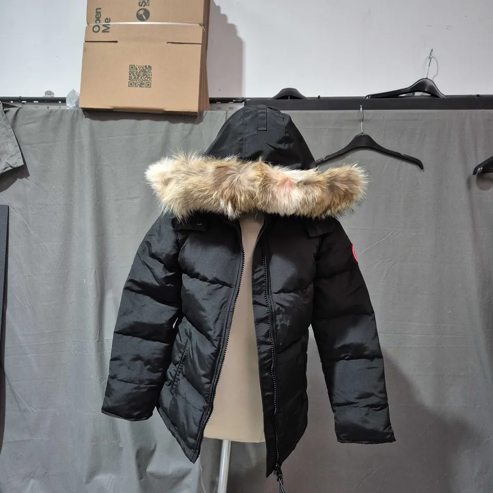 CANADA GOOSE PARKA WITH FUR-TRIMMED HOOD – BLACK