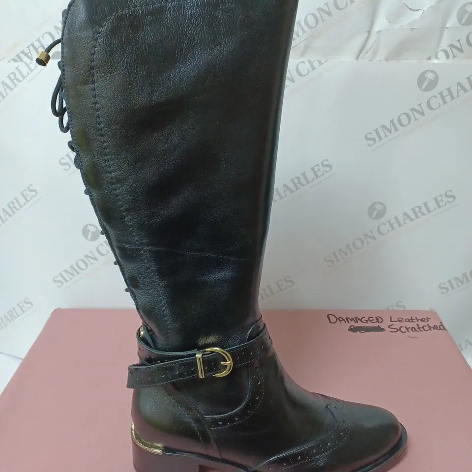 BOXED PAIR OF MODA IN PELLE SASSKIA KNEE BOOTS, BLACK - SIZE 4