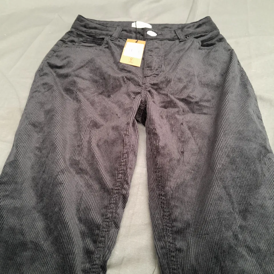 HUSH SABLE CORD SLIM FLARE IN BLACK - SIZE 6