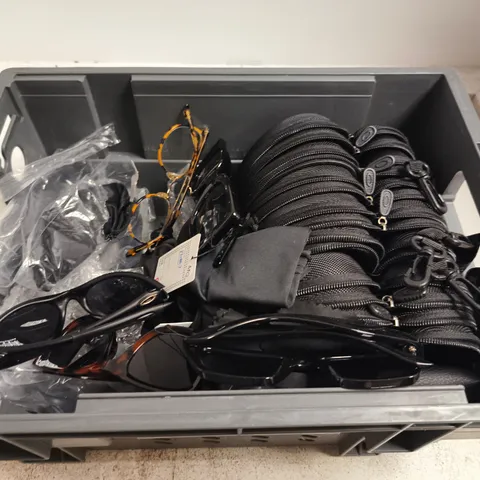 APPROXIMATELY 15 ASSORTED GLASSES/SUNGLASSES IN VARIOUS DESIGNS
