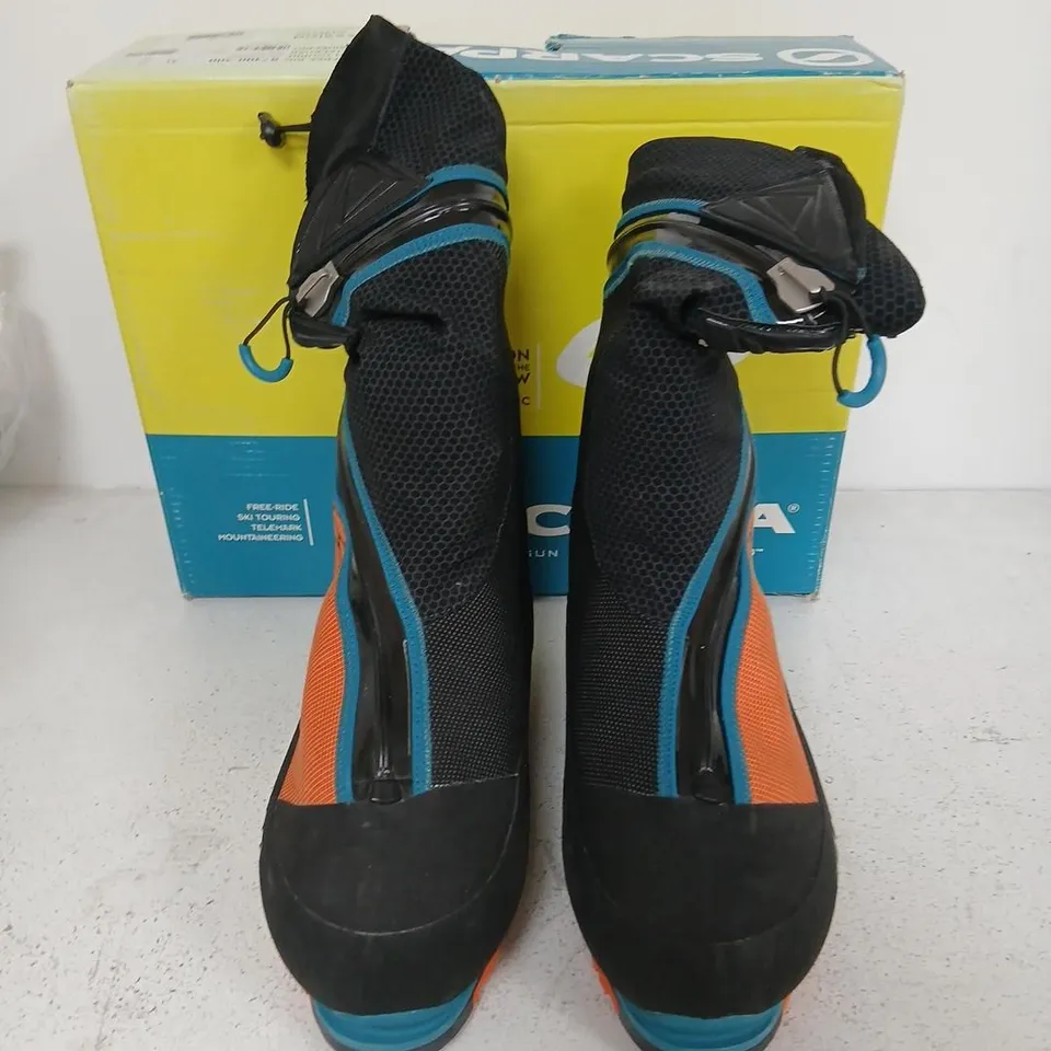 SCARPA PHANTOM 8000 SKI BOOTS – BLACK/ORANGE WITH TURQUOISE TRIM, UK 7 (EU 41)