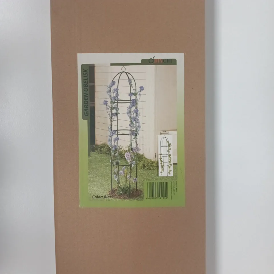 BOXED DIVCHI GARDEN OBELISK IN BLACK