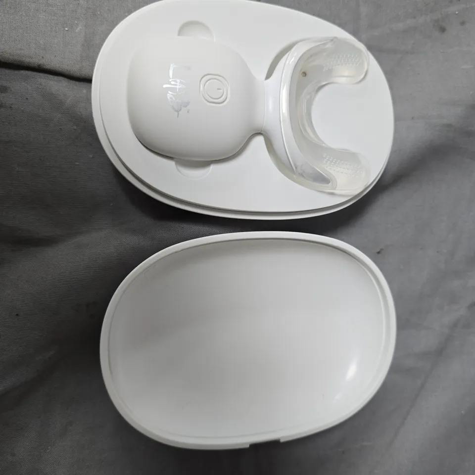 LAB LIFE + BEAUTY TEETH WHITENING SYSTEM  – WHITE DEVICE