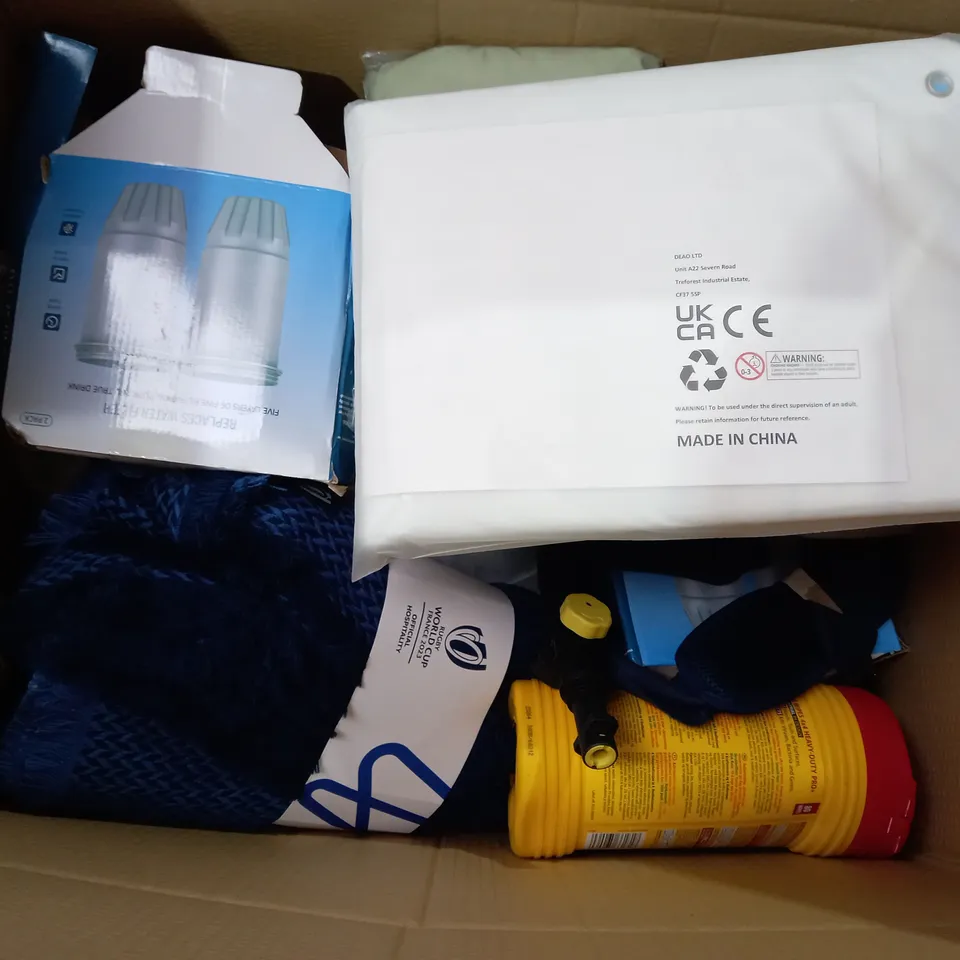 BOX OF APPROXIMATELY 13 ASSORTED ITEMS TO INCLUDE - CRIMPIT FOR WRAPS - WATER FILTERS - SILK PILLOW CASE ECT