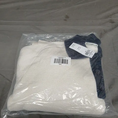 ABERCROMBIE AND FITCH CREAM SWEATER SIZE S